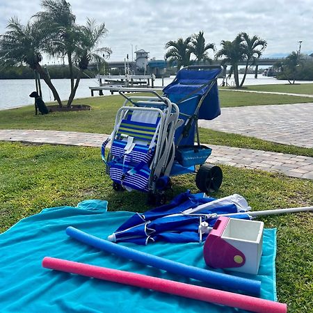 Guest Suite - Waterfront -Pool & Hot Tub- Walk To Beach Clearwater Beach Exterior foto